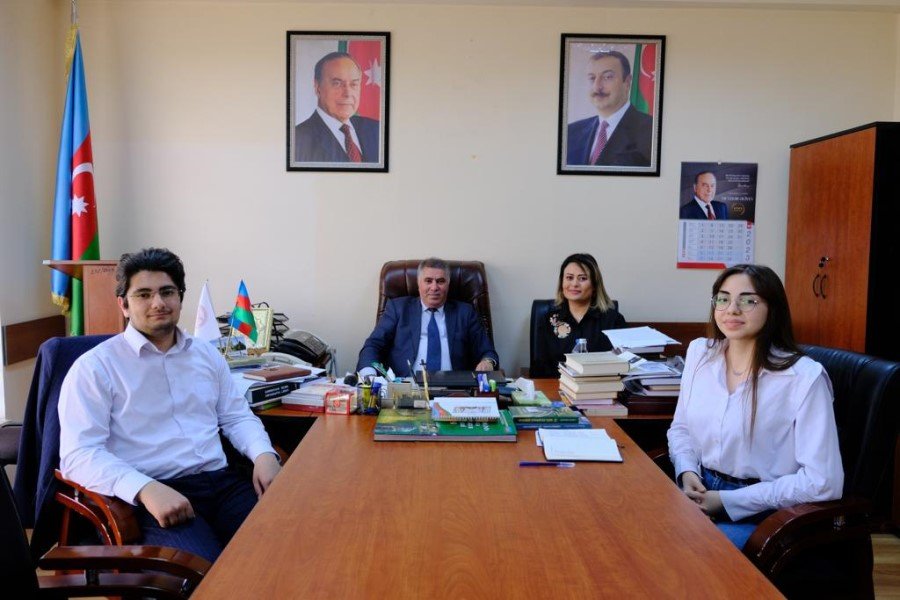 Tələbələr Dilçilik İnstitutunun baş direktoru ilə görüşüblər – FOTO + VİDEO